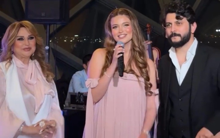 Mələkxanım Eyubovanın nəvəsinin məclisindən - Video