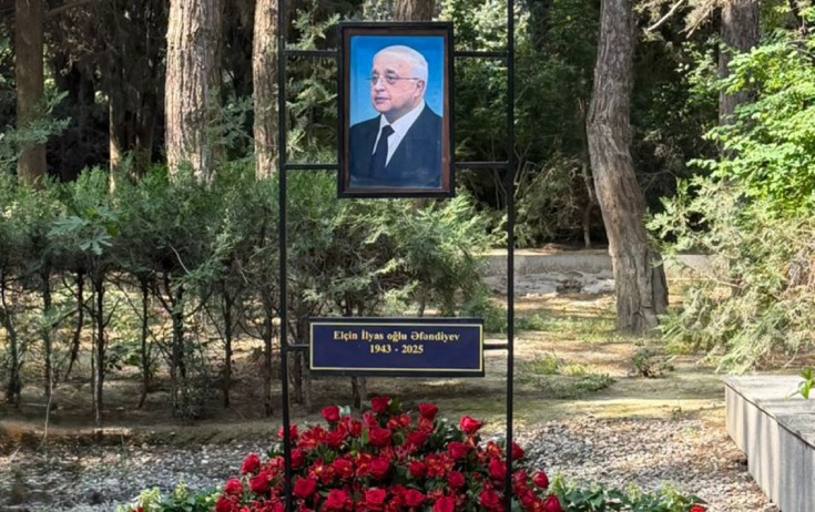 Elçin Əfəndiyevin məzarı ziyarət edildi - Fotolar