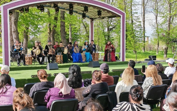 “Xarıbülbül” festivalı başa çatdı - Fotolar