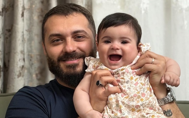 6 aylıq qızı ilə fotolar paylaşdı