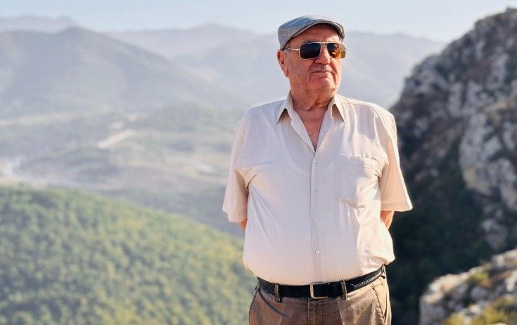 Əşrəf Veysəlli Şairlər günündə vəfat etdi