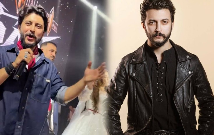 Yarım saat oxuduqdan sonra səhv məclisə getdiyini anladı