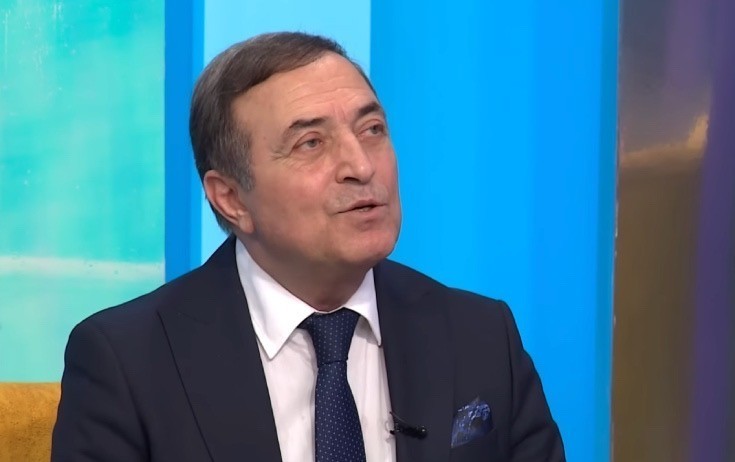 "Mənimlə bir dəfə şəkil çəkdirib, deyir ki, ustadımdır"