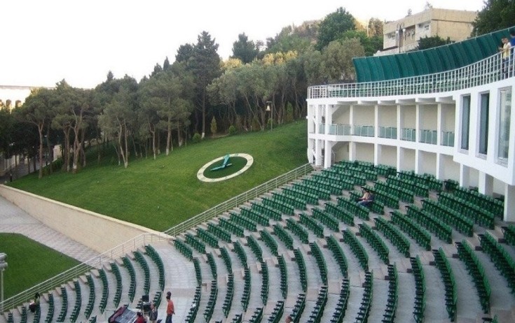 İki teatr Mədəniyyət Nazirliyinin tabeliyinə verildi
