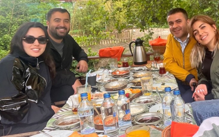Cabir və xanımı ilə çəkdirdikləri fotonu yaydı