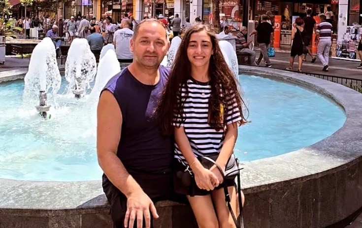 “15 ildir bizi qürurlandırırsan”