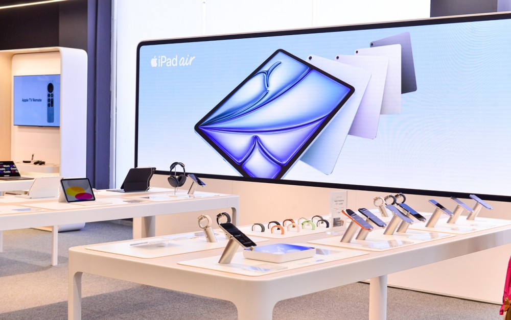 Qafqazın ilk rəsmi “Apple Shop”u “Kontakt”da fəaliyyətə başladı - Apple ekosistemi bir məkanda