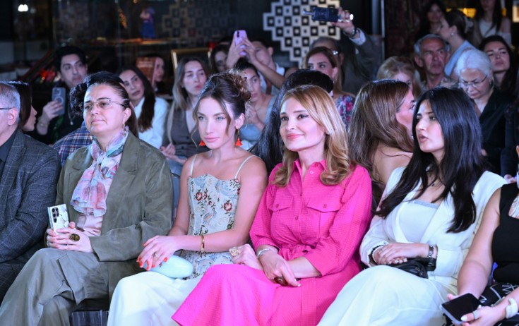 Alyona Əliyeva moda nümayişində - Fotolar