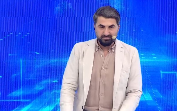 "Özümə yaxşı söz yazıb, başqa səhifədə məni söyür"