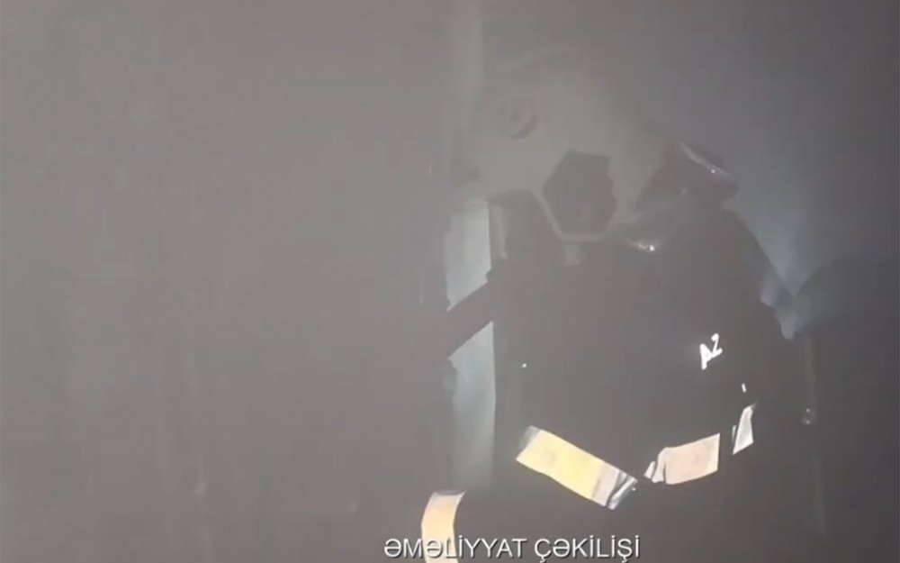 Bakıda binada yanğın - Sakinlər təxliyə olundu