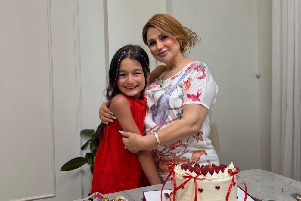Mələkxanım Eyubovadan nəvəsinə təbrik - Foto