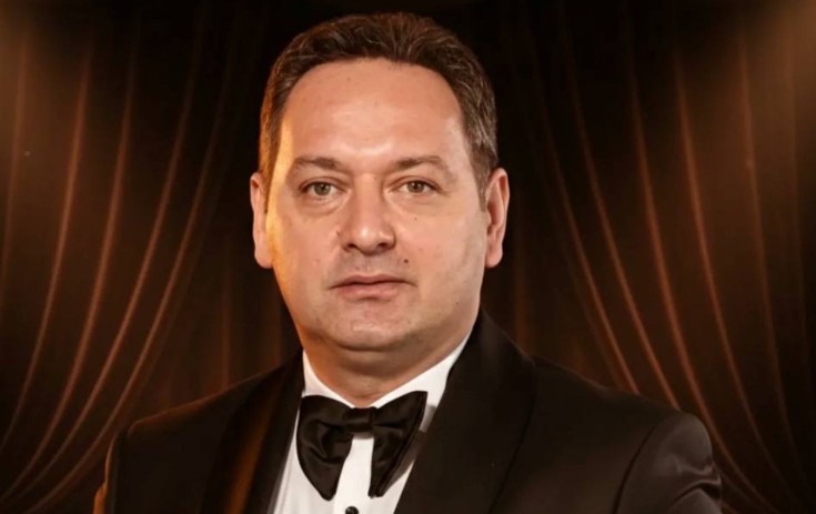 Əməkdar artisti ilan sancdı - Fotolar